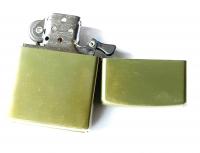 Бензиновая зажигалка